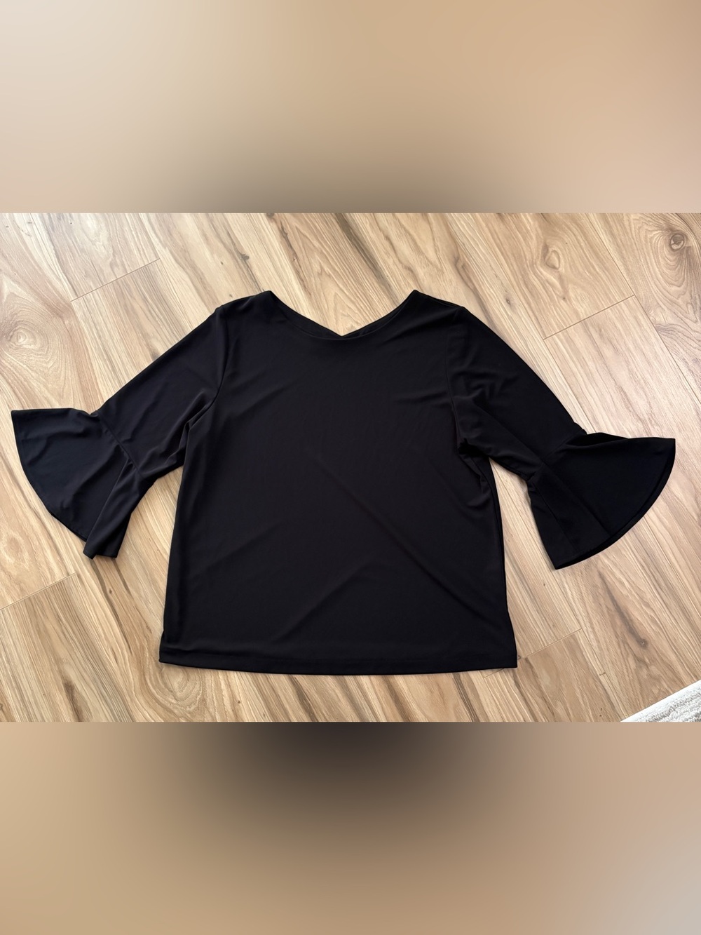 Uniqlo Black V-Neck 3/4 Sleeve Top